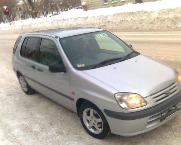 1998 Toyota Raum