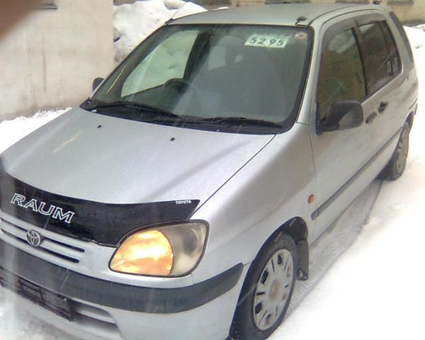 1998 Toyota Raum