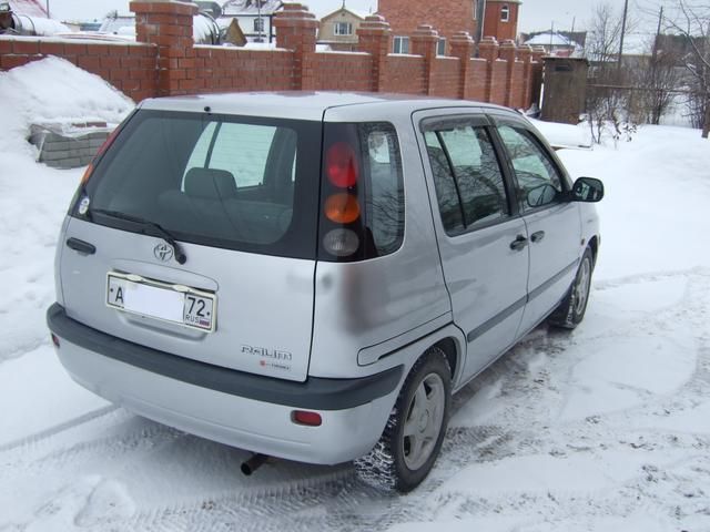 1998 Toyota Raum