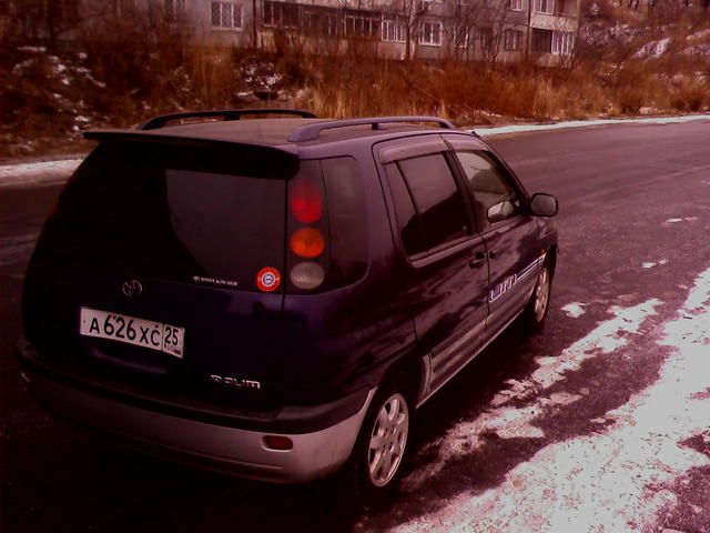 1998 Toyota Raum