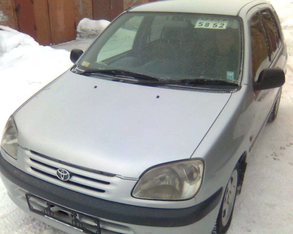 1998 Toyota Raum