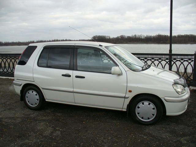 1998 Toyota Raum