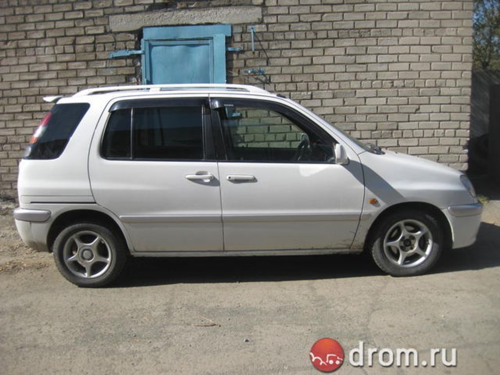 1998 Toyota Raum