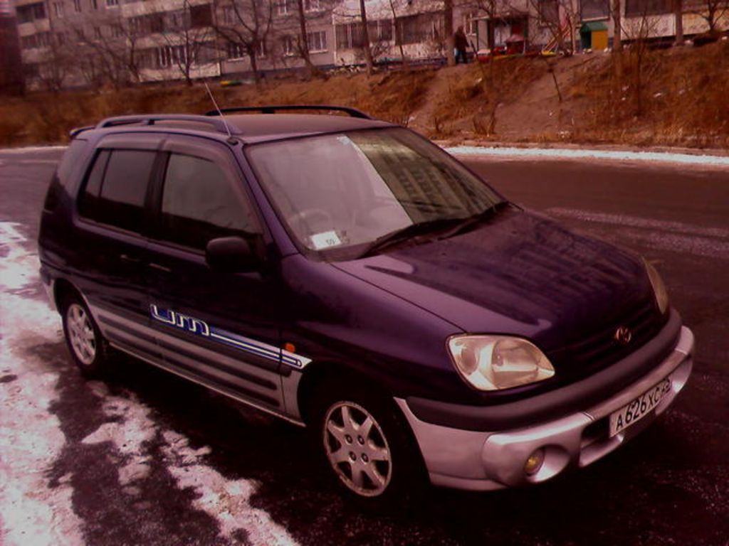 1998 Toyota Raum