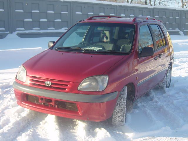 1998 Toyota Raum