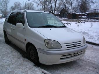 1998 Toyota Raum