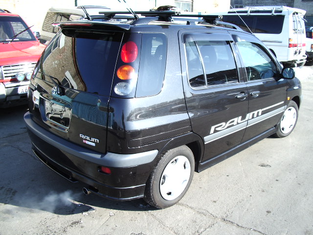 1998 Toyota Raum Photos