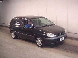 1998 Toyota Raum Photos
