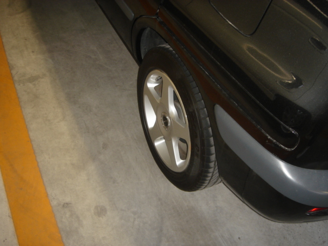1998 Toyota Raum Pictures