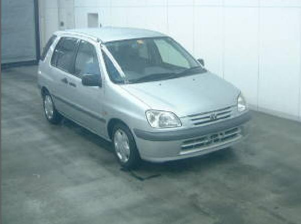 1998 Toyota Raum Pictures