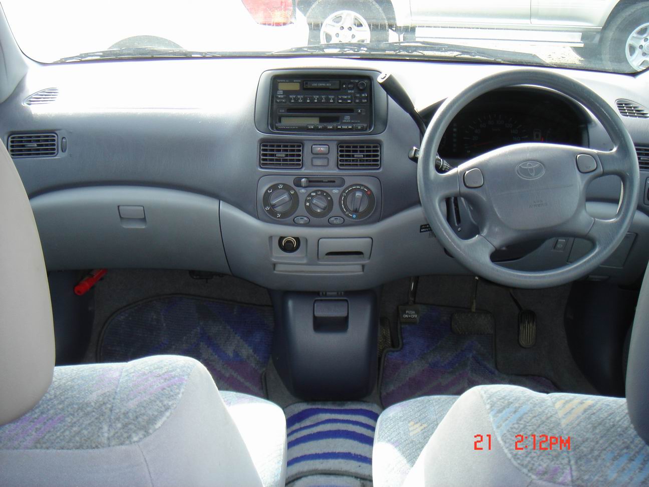 1998 Toyota Raum Pictures