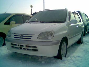 1999 Toyota Raum