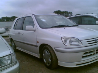 1999 Toyota Raum