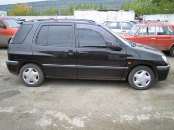 1999 Toyota Raum