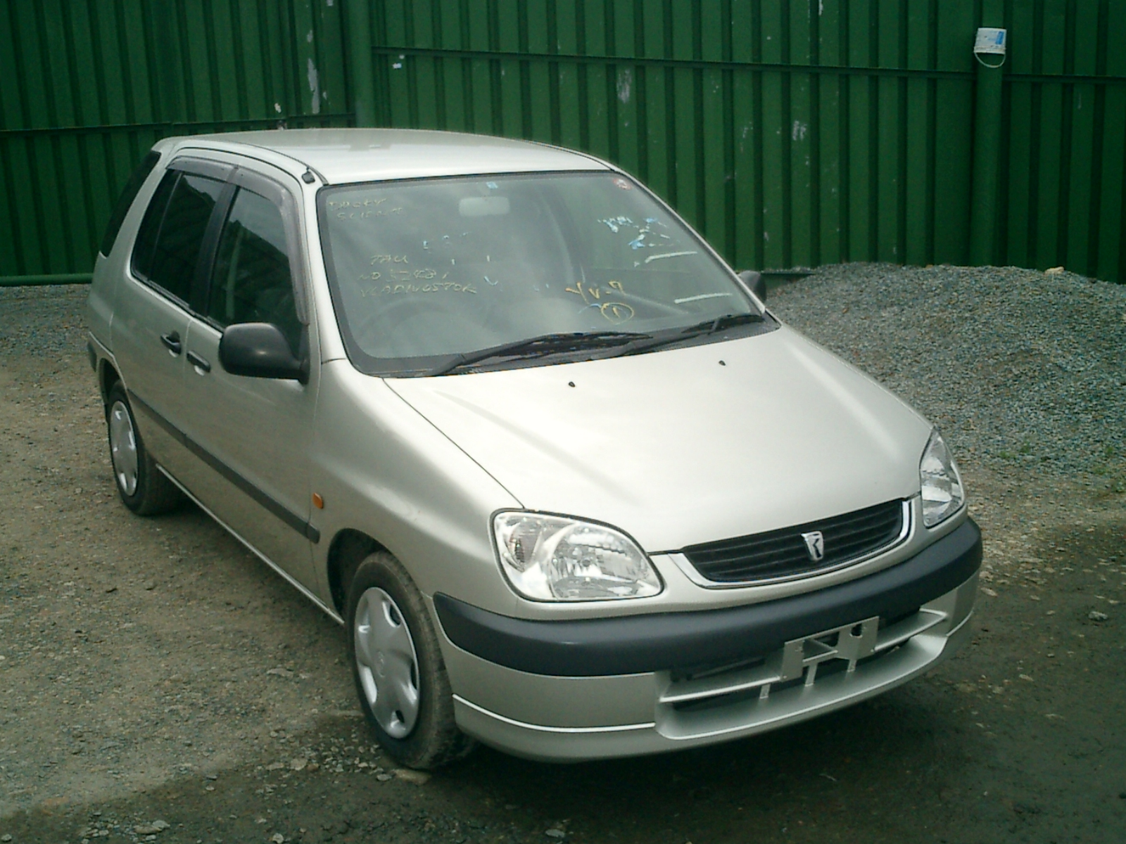 1999 Toyota Raum