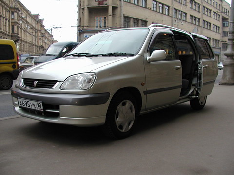 1999 Toyota Raum