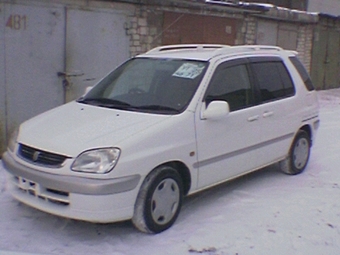 1999 Toyota Raum