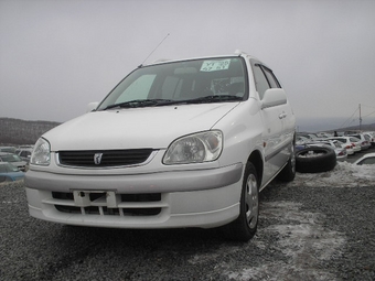 1999 Toyota Raum