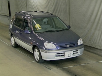 1999 Toyota Raum