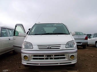 1999 Toyota Raum