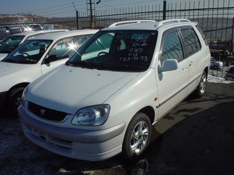 1999 Toyota Raum