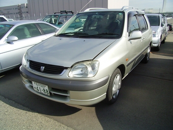 1999 Toyota Raum