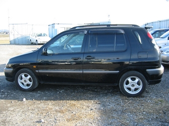 1999 Toyota Raum