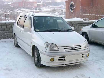 1999 Toyota Raum