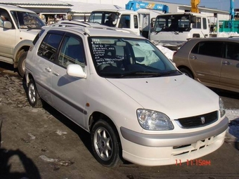 1999 Toyota Raum