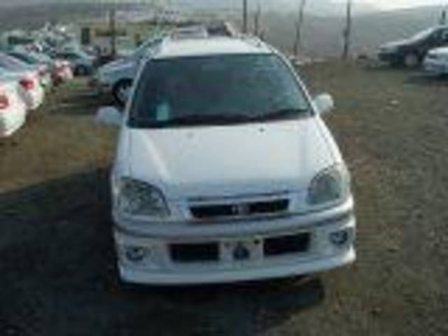1999 Toyota Raum