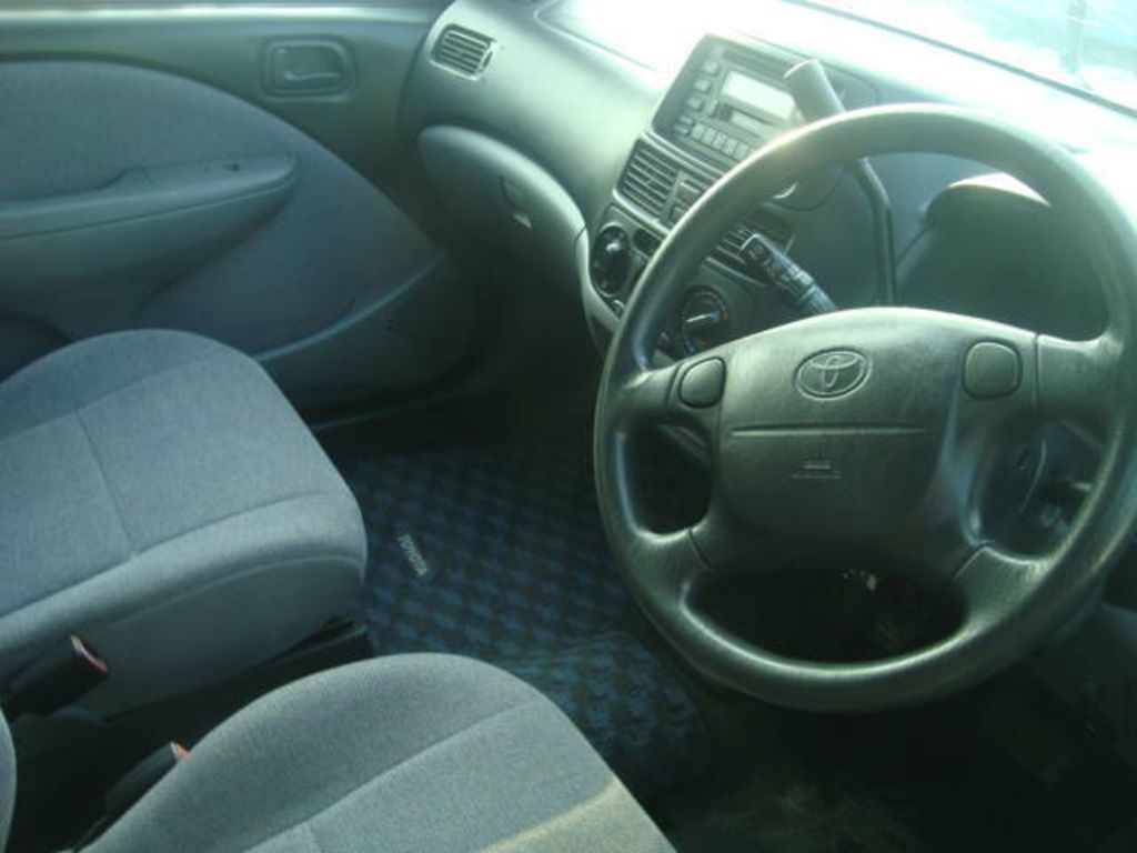 1999 Toyota Raum