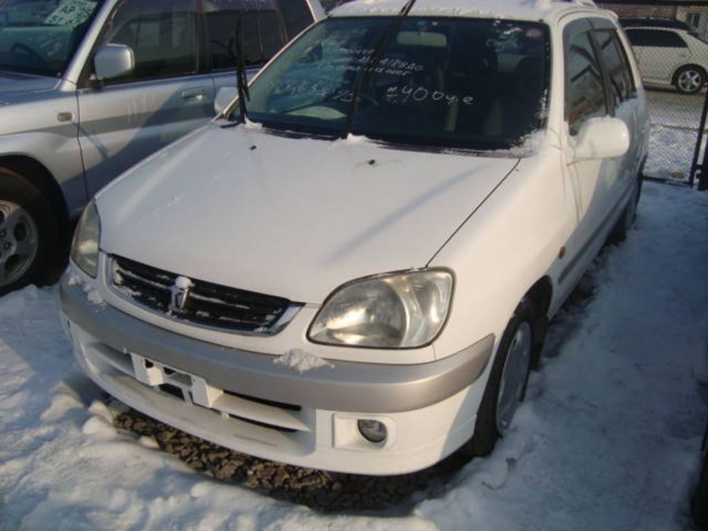 1999 Toyota Raum