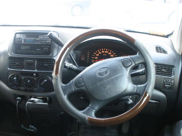 1999 Toyota Raum