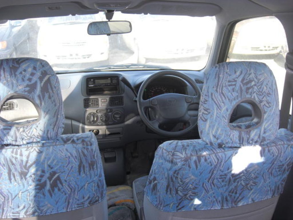 1999 Toyota Raum