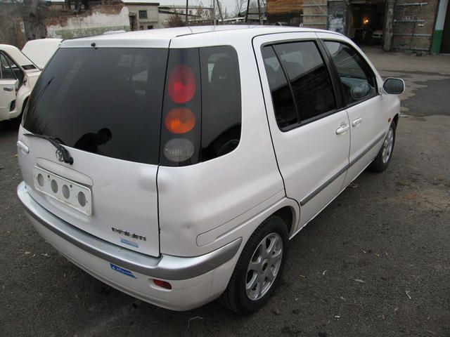 1999 Toyota Raum