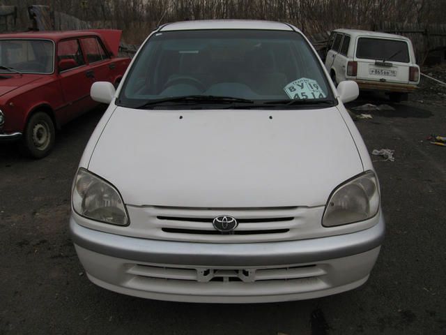 1999 Toyota Raum