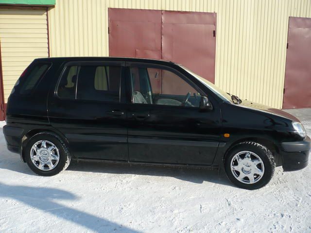 1999 Toyota Raum