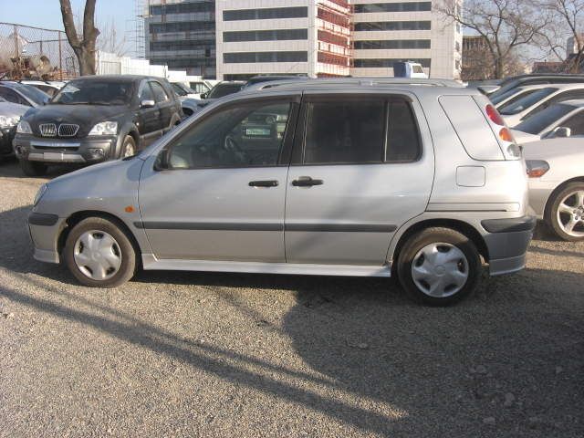 1999 Toyota Raum