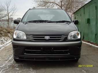 1999 Toyota Raum