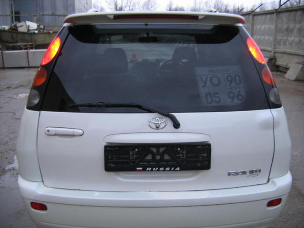 1999 Toyota Raum