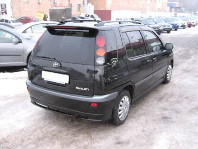 1999 Toyota Raum