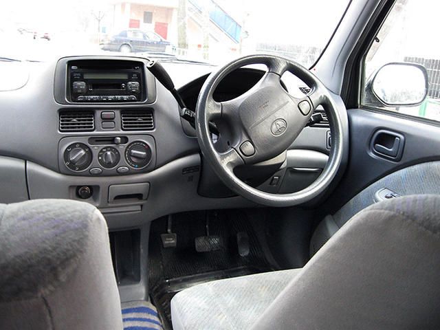 1999 Toyota Raum