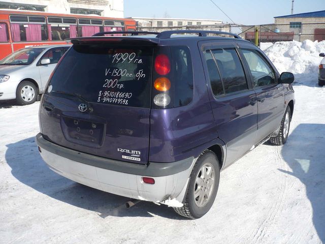 1999 Toyota Raum