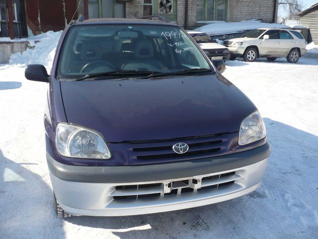 1999 Toyota Raum