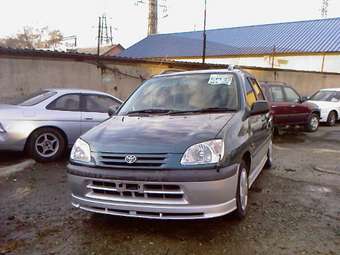 1999 Toyota Raum