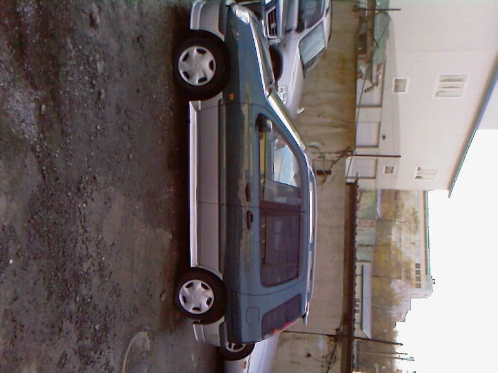 1999 Toyota Raum