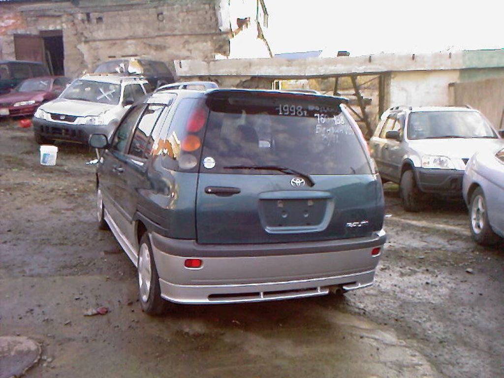 1999 Toyota Raum