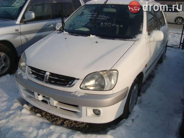 1999 Toyota Raum