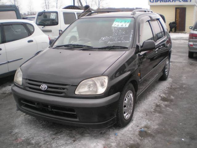 1999 Toyota Raum