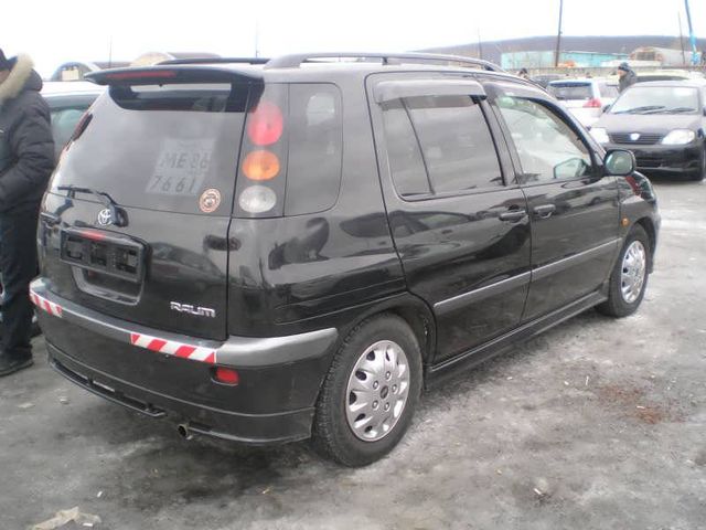 1999 Toyota Raum